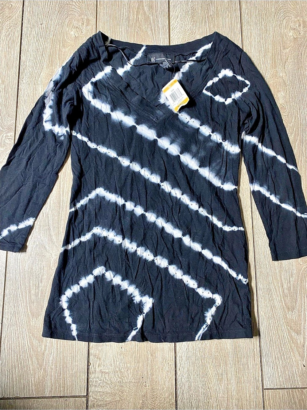 INC International Concepts Black White Tie Dye Studded V-Neck Top NWT